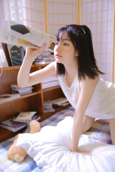 《隔壁机长大叔是饿狼》